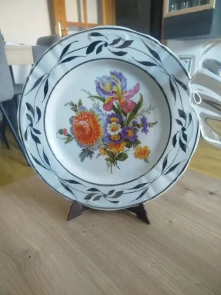 Platos decorativos y centro de cristal vintage