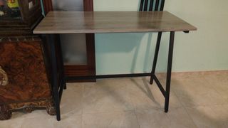 Escritorio madera y metal