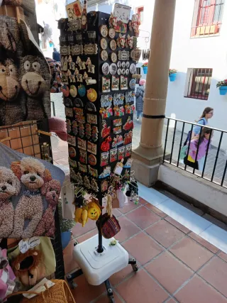 Expositor para imanes 1,8 ms alto y 0,30cm ancho