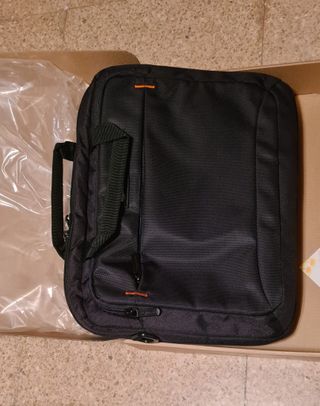 Maletín portátil Amazon Basics negro