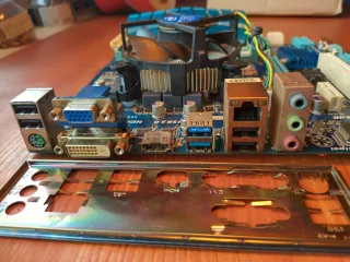 Placa Base Gigabyte H77M-D3H + Intel i5-3550 + 8GB