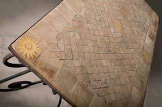 Tavolo vintage da giardino in metallo e pietra