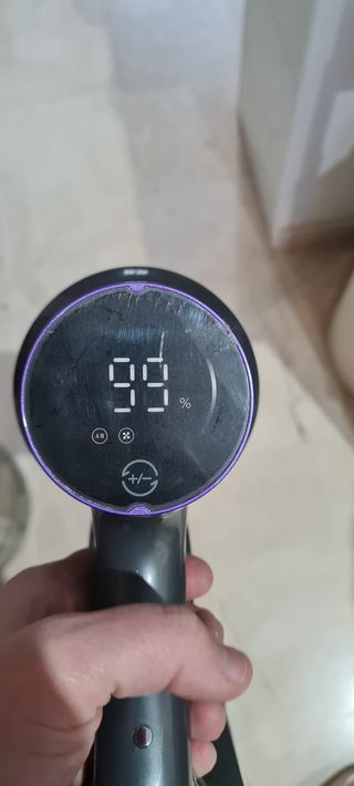 Aspiradora sin cable con pantalla táctil