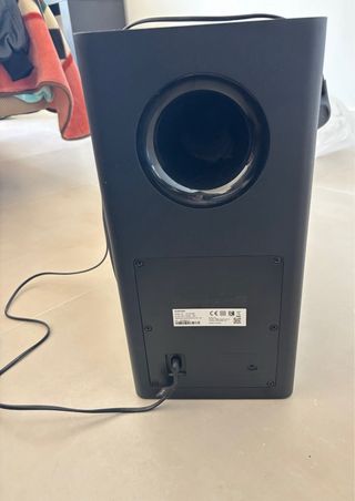 Barra de Sonido Samsung Negra y altavoz Samsung