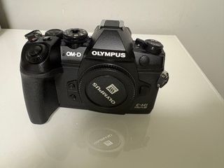 Olympus OM-D E-M1 Mark III con garantía