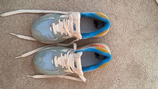 Sapatilhas New Balance Azuis e Laranjas