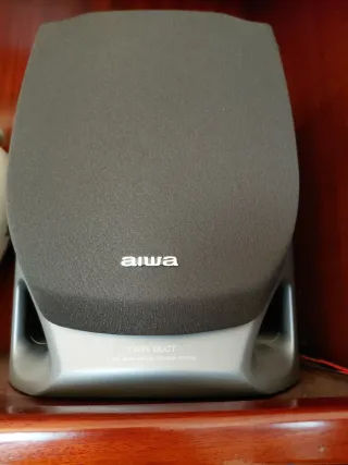 Aiwa Super T Basss/Cassette System 2 Altavoces