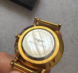 Reloj AVENTINO dorado y azul marino