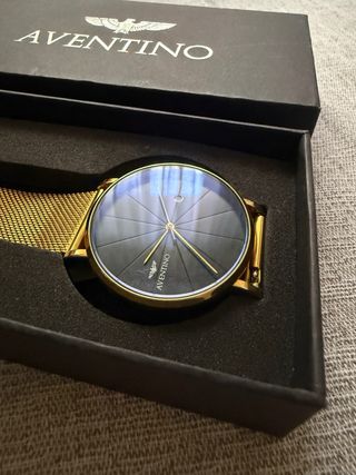Reloj AVENTINO dorado y azul marino
