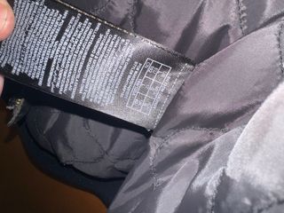 Casaco Guess com capuz e pelo