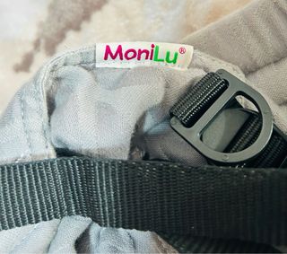 Portabebés gris con estampado