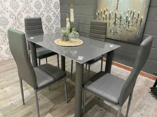 NUEVA!! Mesa de comedor con 4 sillas