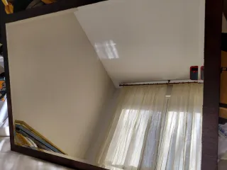 Cómoda de madera wengue maciza con espejo