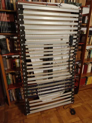 Cama articulada con motor