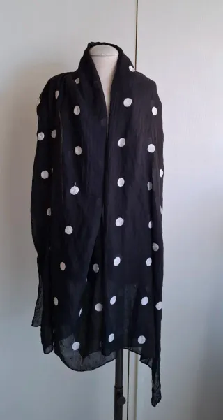 Sciarpa nera pois bianchi