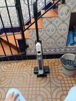 Aspiradora y friegasuelos 2 en 1