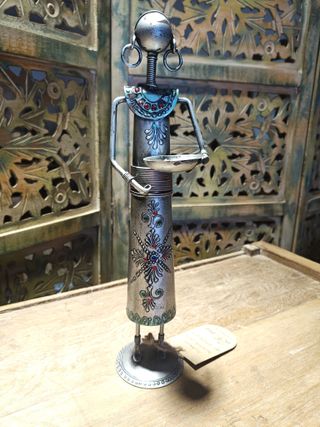 Portavelas de metal decorado