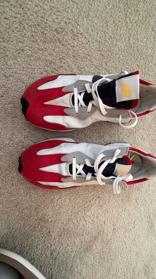 New Balance sapatilhas vermelhas e brancas