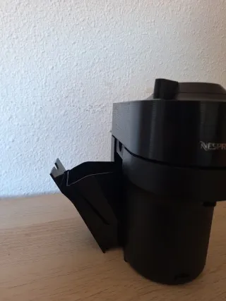 Cafetera Nespresso Vertuo Negra Poco uso.