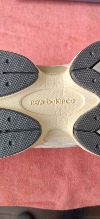 New Balance 9060 Sea Salt Nuevas