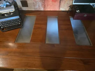 Mesa de comedor de madera maciza y cristal