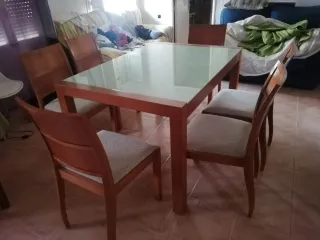 Mesa de comedor extraible y centro de cristal