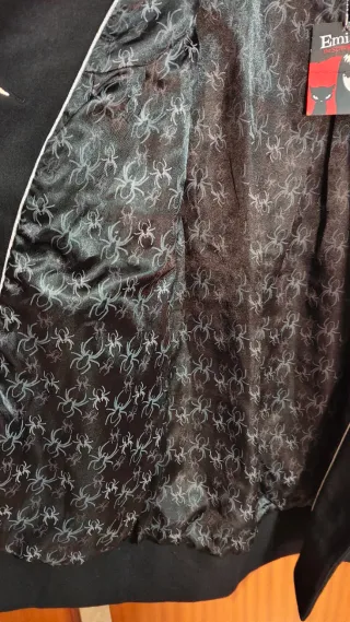 Abrigo lana Emily the Strange arañas