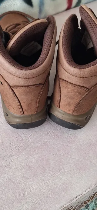 Botas  de montaña  número  38