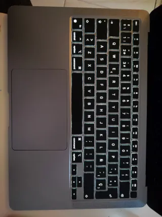 MacBook Air M1 2020 pantalla rota