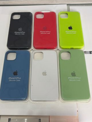 Custodie iPhone 14 Plus in silicone Apple