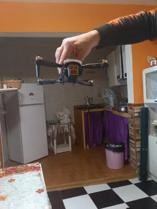 Dron FAKJANK con cámara gris