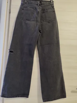 Jeans vita alta strappati neri