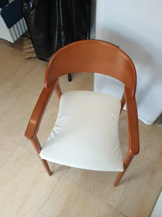 Silla madera y polipiel
