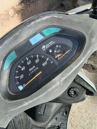 Yamaha Cignus 125cc Scooter + otra repuestos