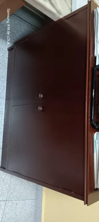 Muebles de oficina en madera y cuero