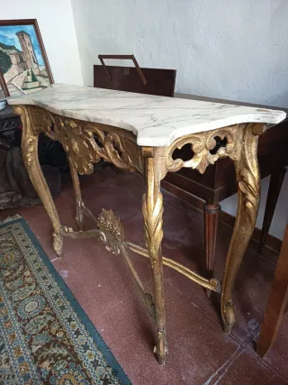 Consola Estilo Luis XV Mármol y Madera Dorada