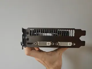 ASUS Nvidia GeForce GTX 560 Ti Tarjeta Gráfica