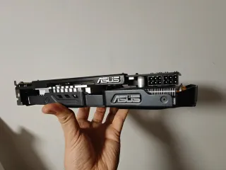 ASUS Nvidia GeForce GTX 560 Ti Tarjeta Gráfica