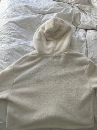 Sudadera pelo Bershka blanca