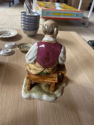 Figura zapatero de porcelana