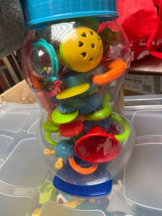 Juego de juguetes para bebé en biberón