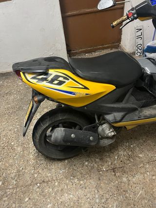 Yamaha Aerox 49cc Scooter o cambio por quad 50cc