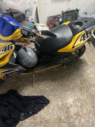 Yamaha Aerox 49cc Scooter o cambio por quad 50cc