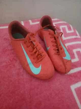 Botas de fútbol Nike naranjas