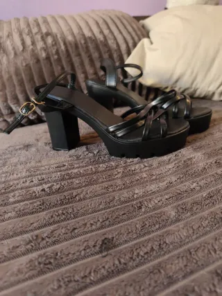 Zapatos de tacón negros