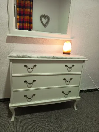 Cómoda 3 cajones restaurada mármol