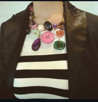 Collana con bottoni colorati