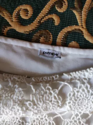 Ropa de señora,faldas y top encaje.