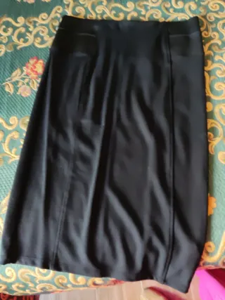 Ropa de señora,faldas y top encaje.