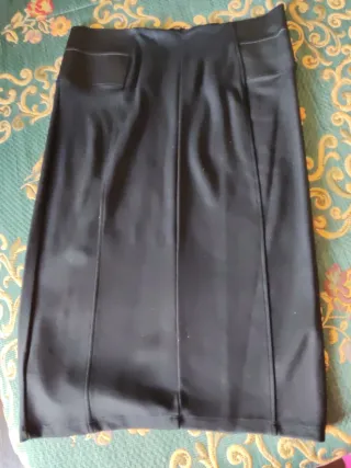 Ropa de señora,faldas y top encaje.